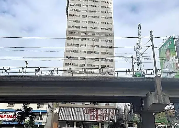 Urban Deca Edsa Shaw Cozy Getaway