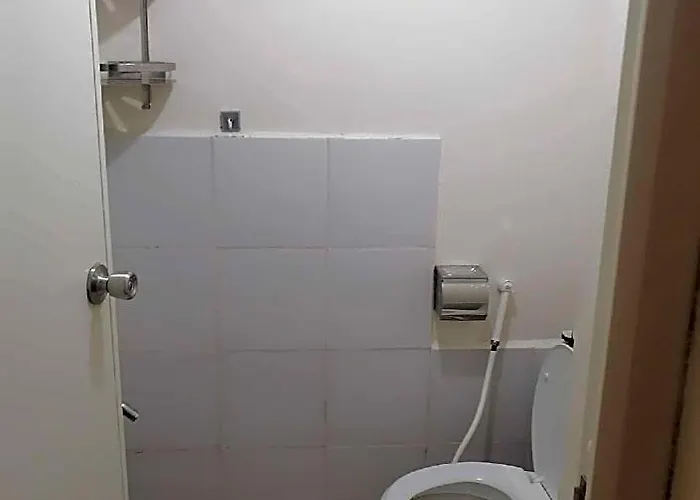 Urban Deca Edsa Shaw Cozy Getaway 5* Manila